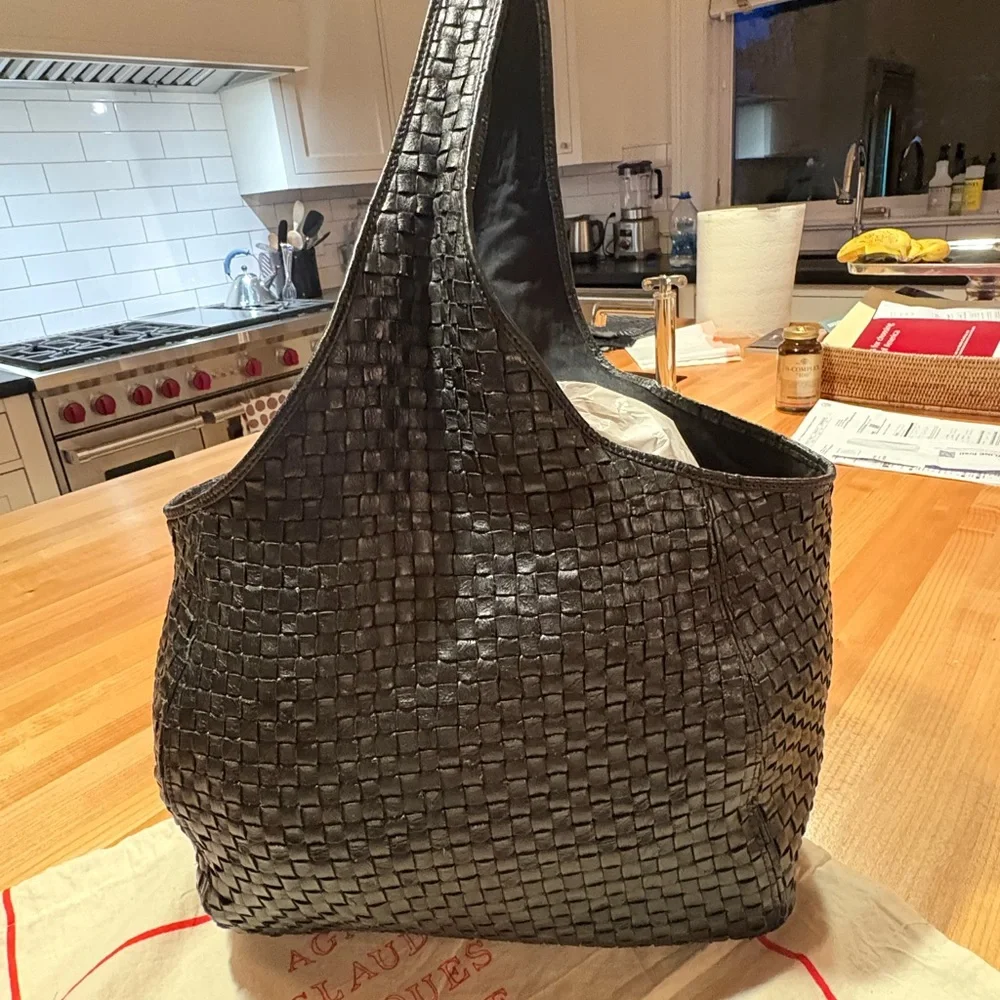 Gorgeous Claire V black Bando bag 
Excellent condition .  Worn only 2 times - Picture 7 of 8